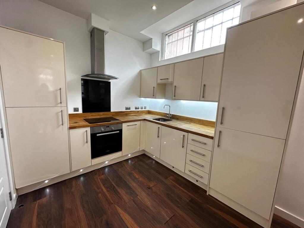 Main image of property: Hounds Gate Court, Nottingham, NG1
