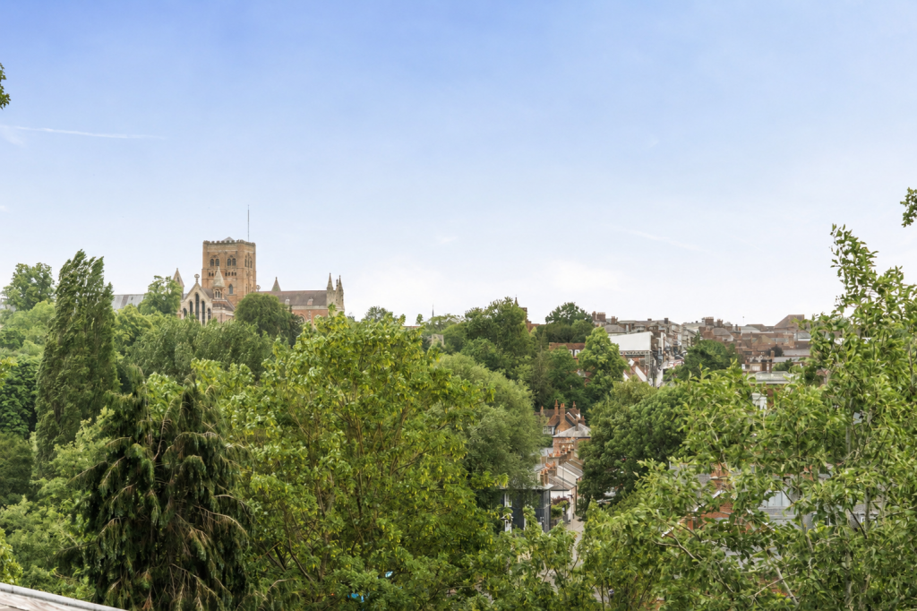 Apartment in St Albans, St Stephens - View 4
