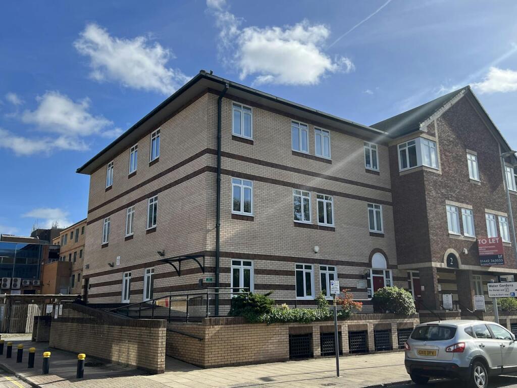 Main image of property: 2nd Floor, 1 Waterhouse Street, Hemel Hempstead, HP1 1ES