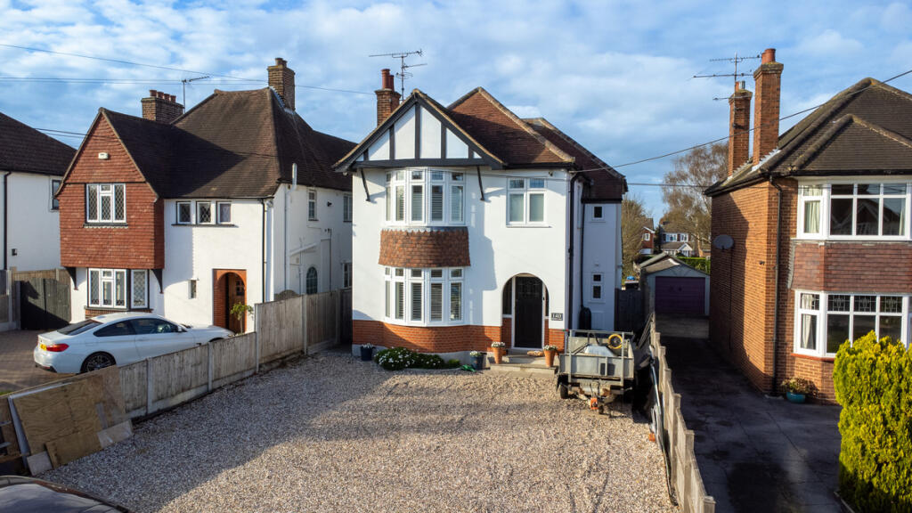 Main image of property: 140 Beehive Lane, Chelmsford CM2 9SH