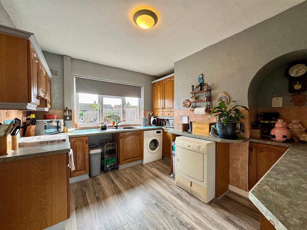 Highfield Crescent, Halesowen photo 3