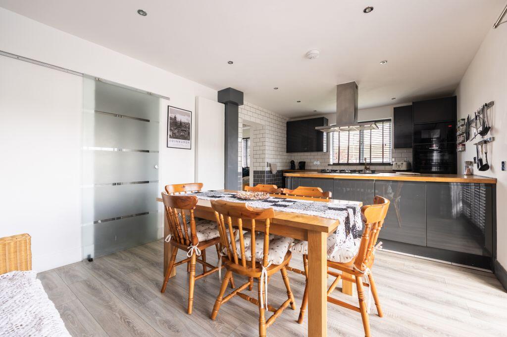 House in Edinburgh, Colinton Mains, Comiston - View 4