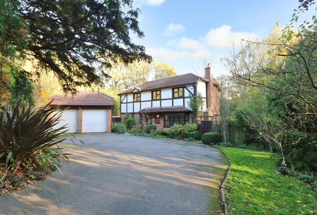 4-bed detached on Hungerford, Bursledon, SO31, £850,000