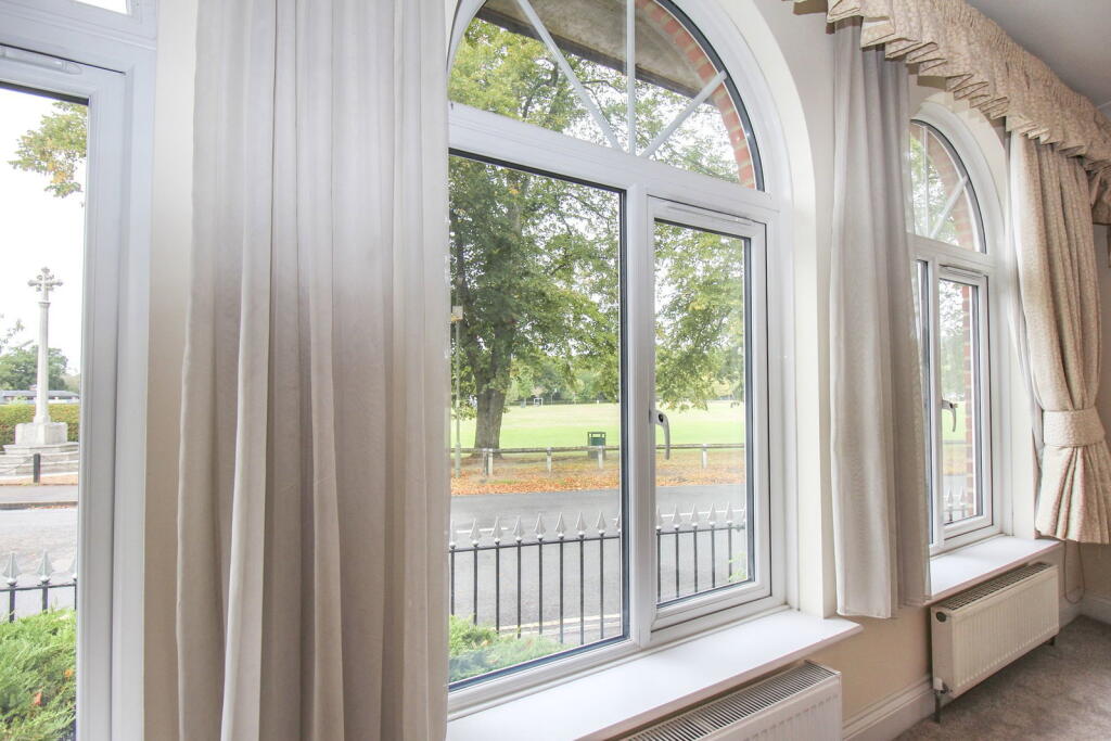 Apartment in Redhill - More