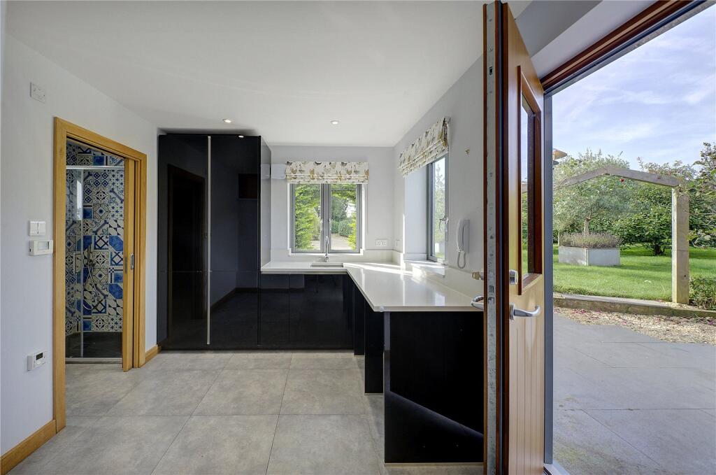 House in South Oxfordshire, Chinnor - View 3