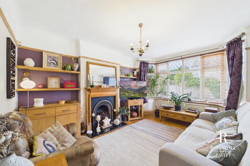 House in Sutton - View 2