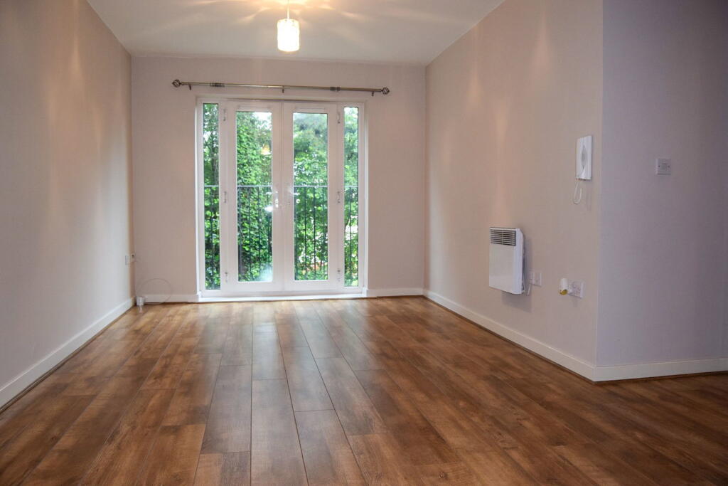 2-bed flat on Planewood Gardens, Lowton, Warrington, Cheshire, WA3 2BS, £99,950