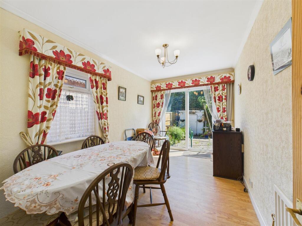 Knowsley Avenue, Cottingham photo 3