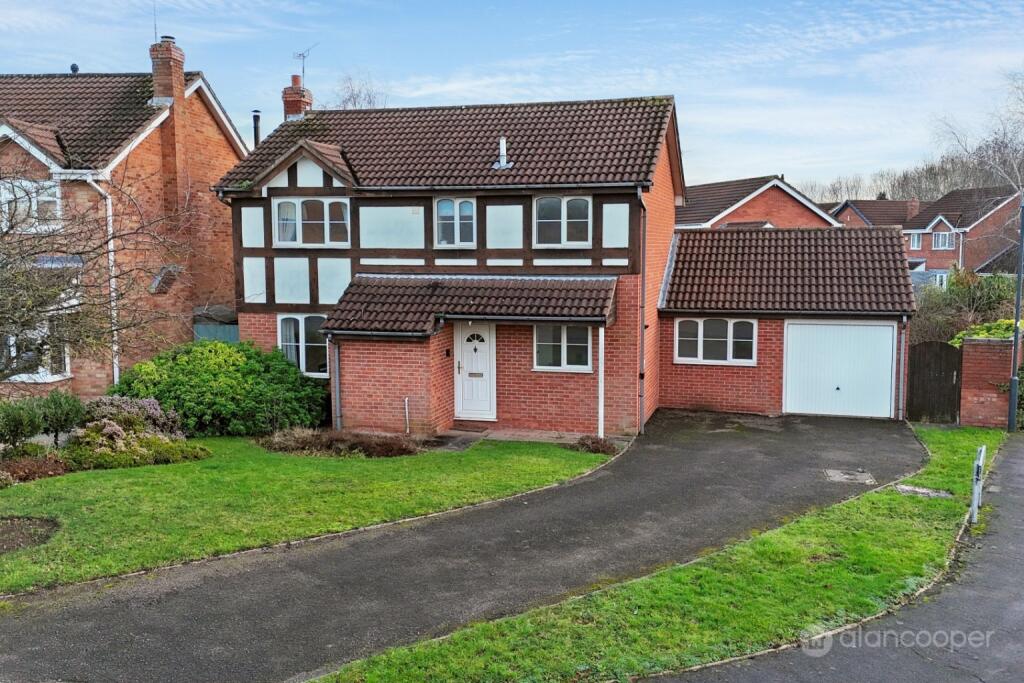 Main image of property: Tiverton Drive, Horeston Grange, Nuneaton, CV11 6YL