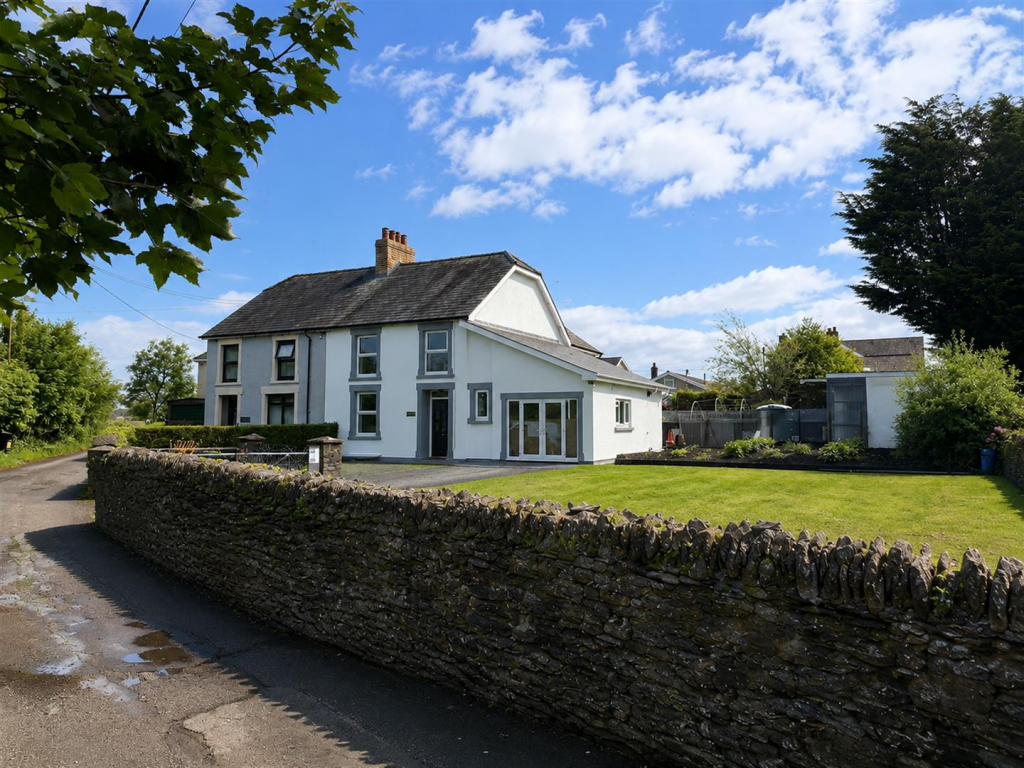 Main image of property: Heol Cae Banc, Llanybydder