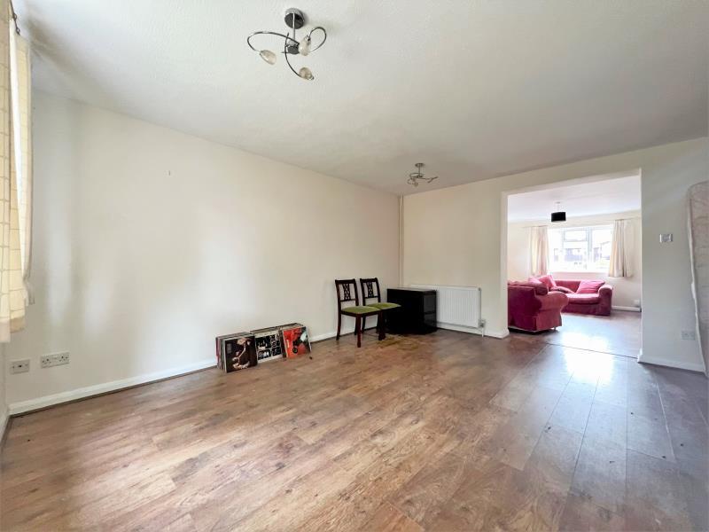 House in Woking, Knaphill - View 5