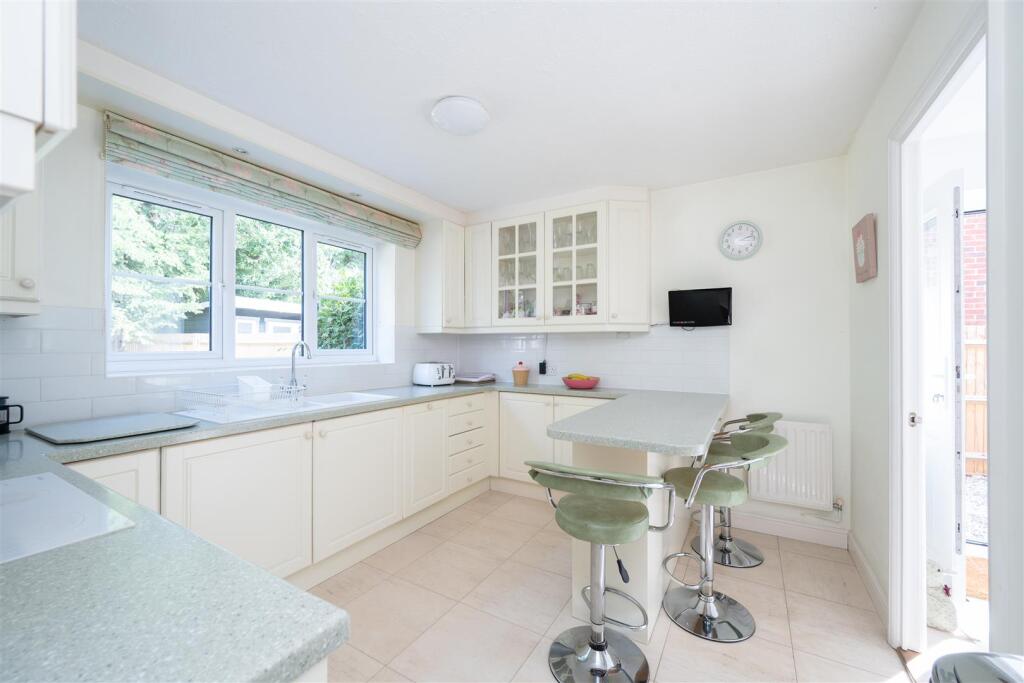 House in Redhill - View 2
