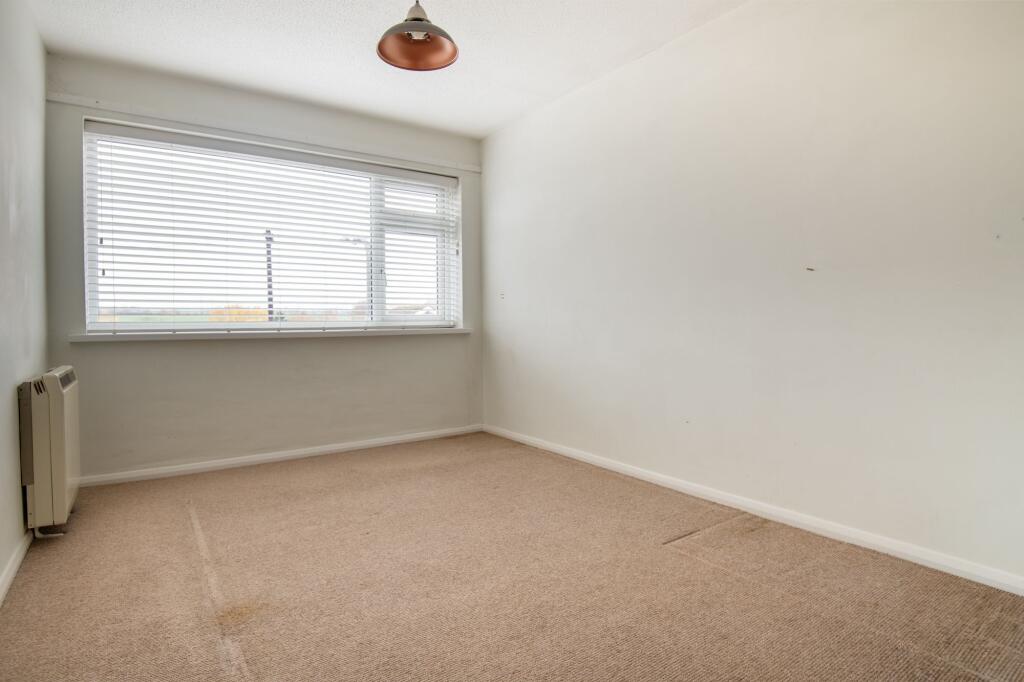 Apartment in Little Harrowden - More