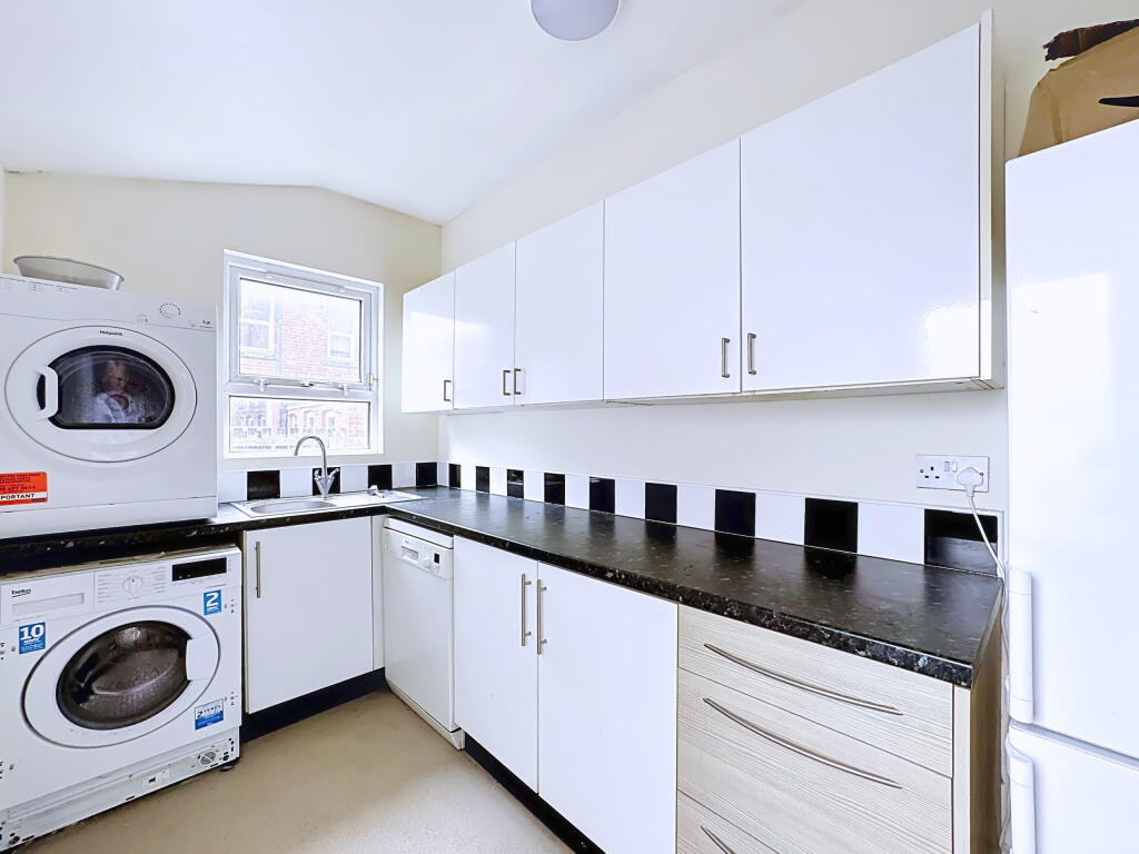 Lucas Place, Woodhouse, Leeds photo 4