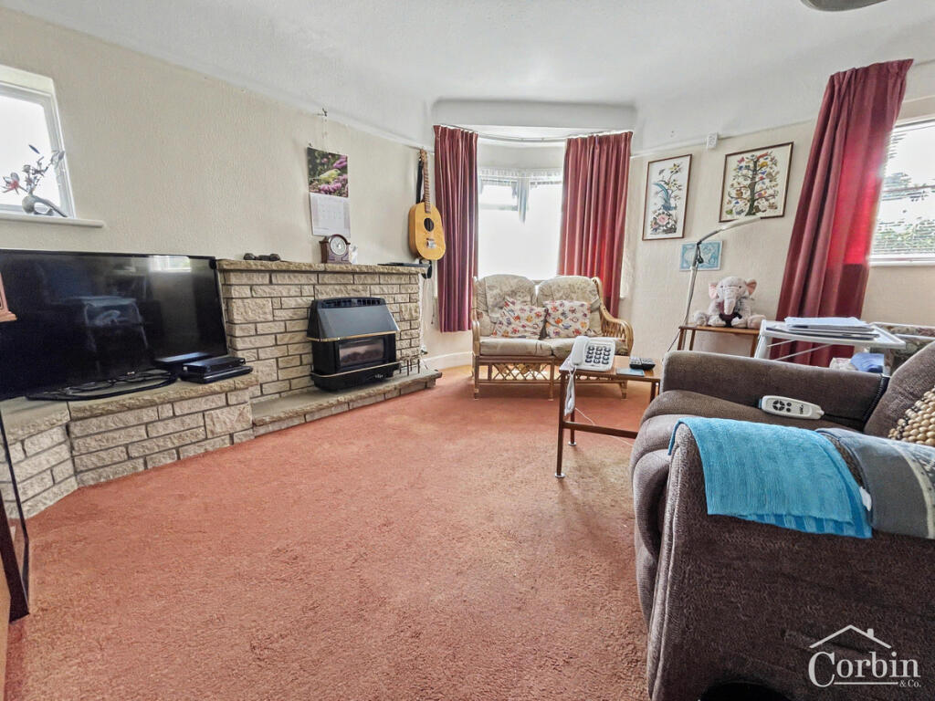 Mossley Avenue, Poole, BH12 5 photo 4