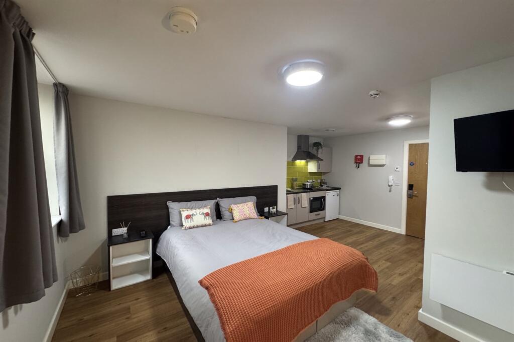 Main image of property: Glasshouse Street, Nottingham, NG1 3LP