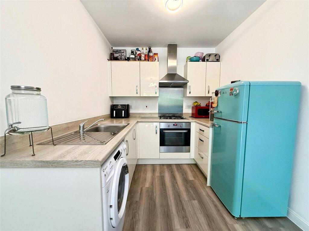 Apartment in Crowthorne, Bracknell Forest - View 6