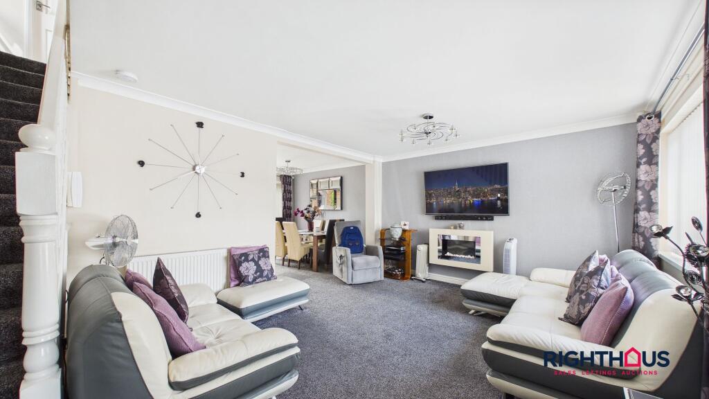 House in Bradford, West Yorkshire - View 3