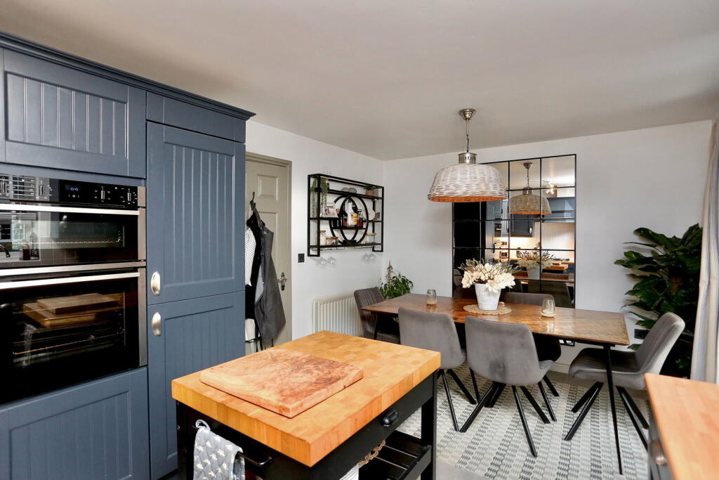 House in Newport - View 3