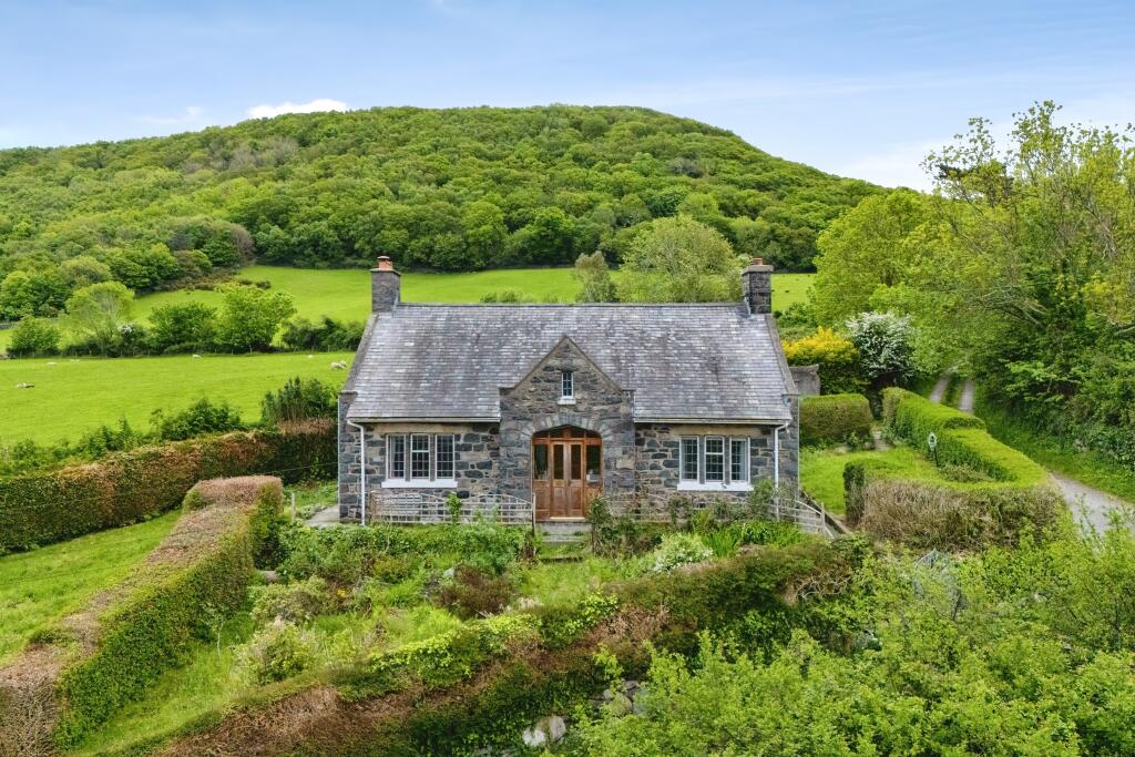 Sunnyside, Abergwyngregyn, Llanfairfechan, Conwy LL33 0LA, Conwy LL33 0LA