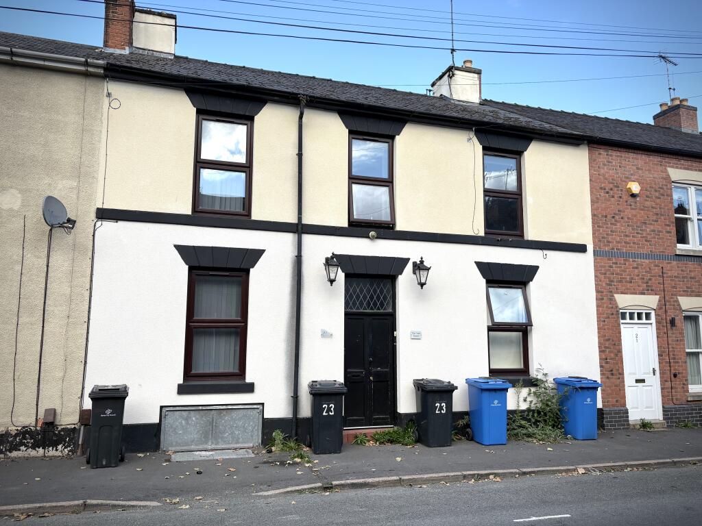 7-bed terraced on Flats 1 & 2, 23 York Street, Derby DE1 1FZ, £300,000