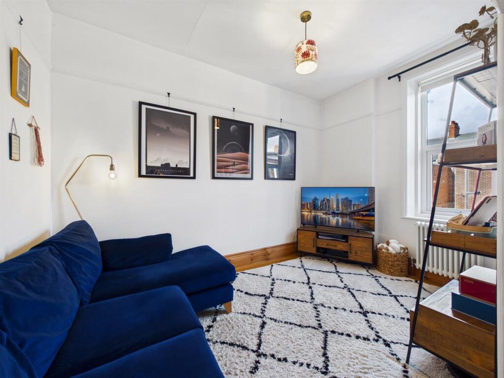 Apartment in North Tyneside, North East - View 5