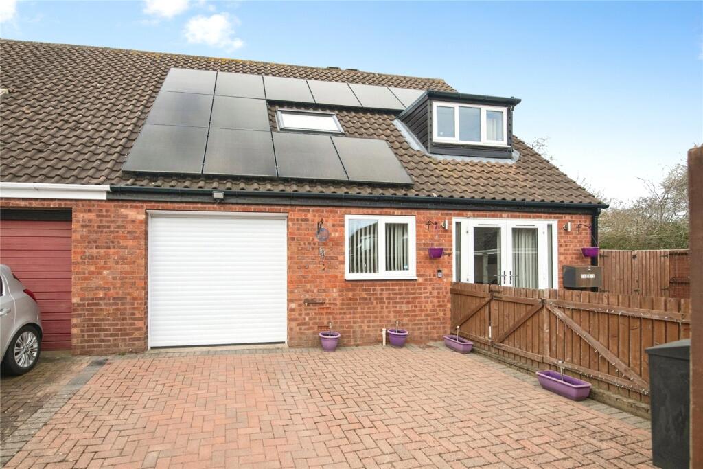 Main image of property: Edgeworth Close, Redditch, Worcestershire, B98