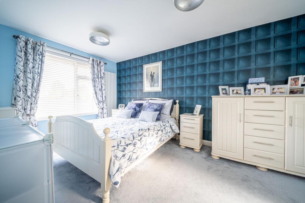House in Southampton - More