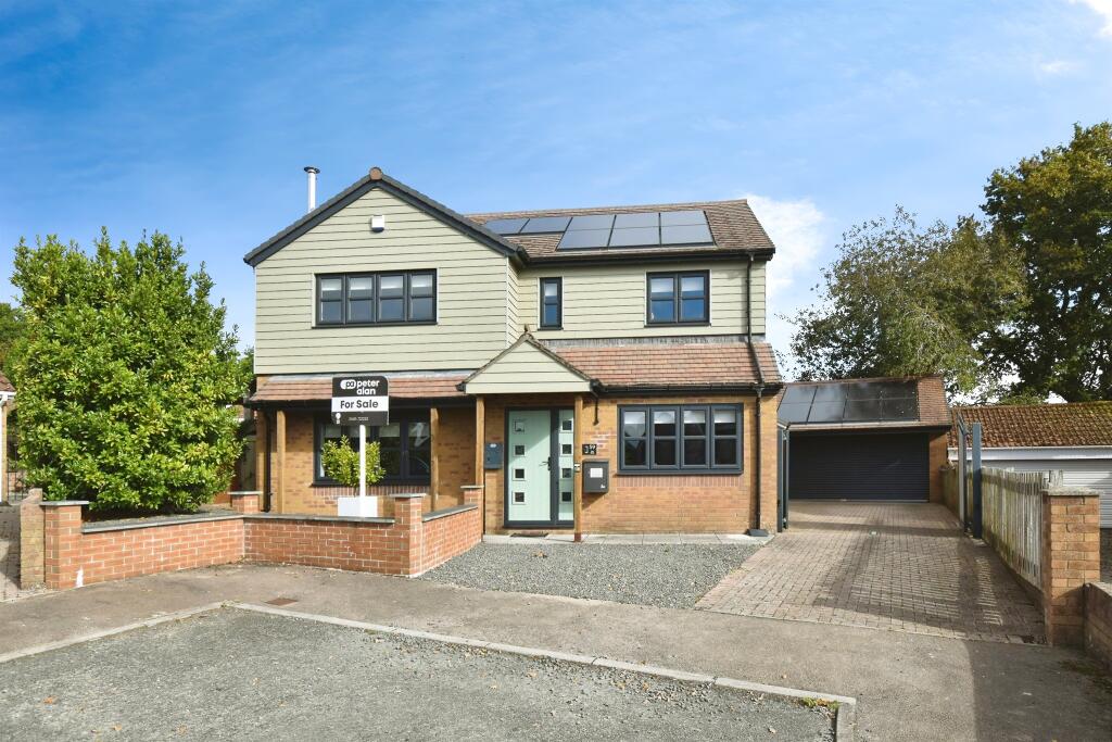 Main image of property: The Oaks, Quakers Yard, Treharris