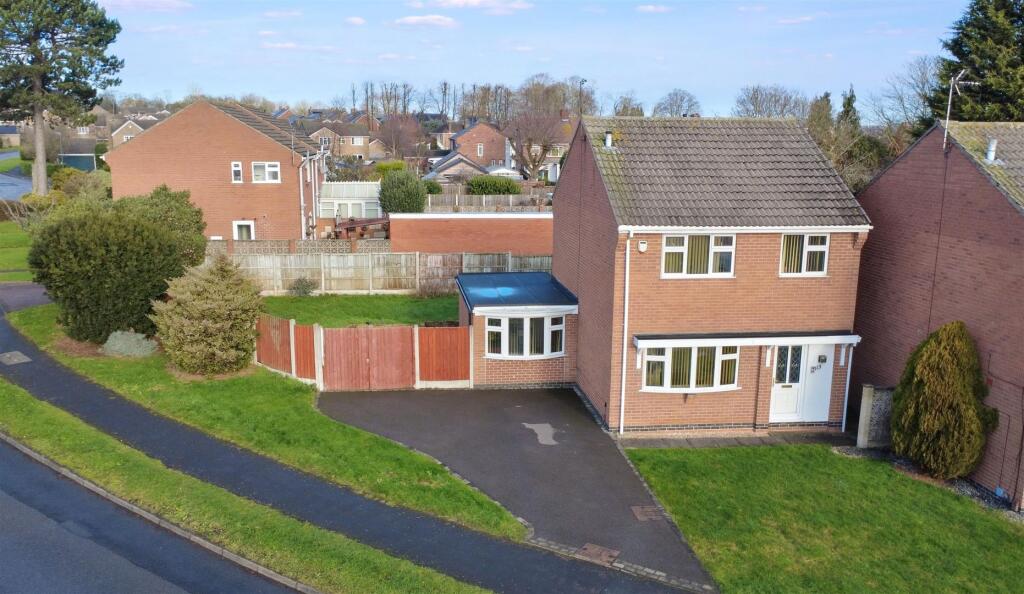 3-bed detached on Sandringham Road, Sandiacre, £250,000