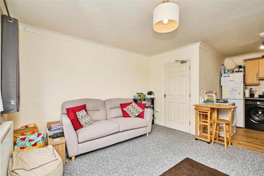 Apartment in Isle of Wight, Newport - More
