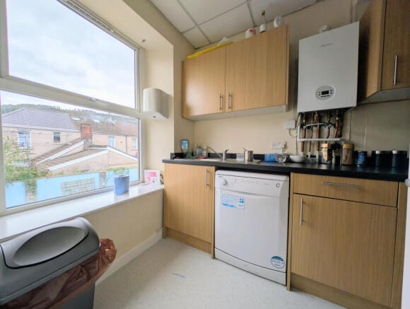 Kitchen 2 (Upstairs)
