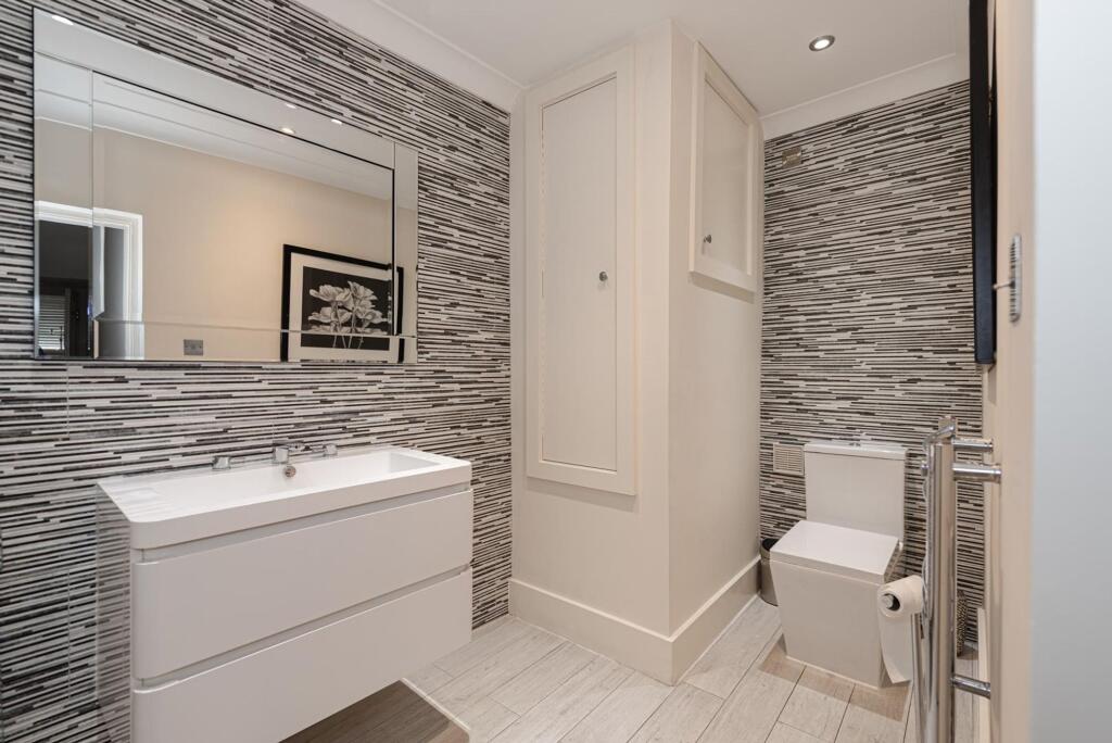 House in Epsom and Ewell, Stoneleigh - View 5