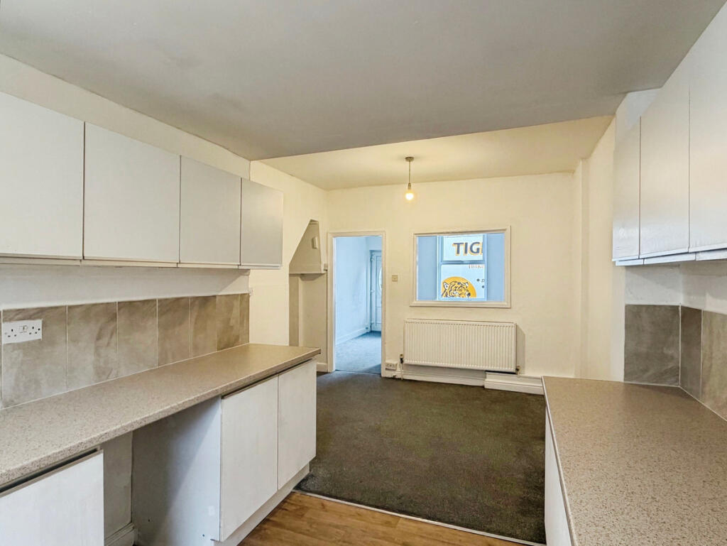 House in Hull - View 4