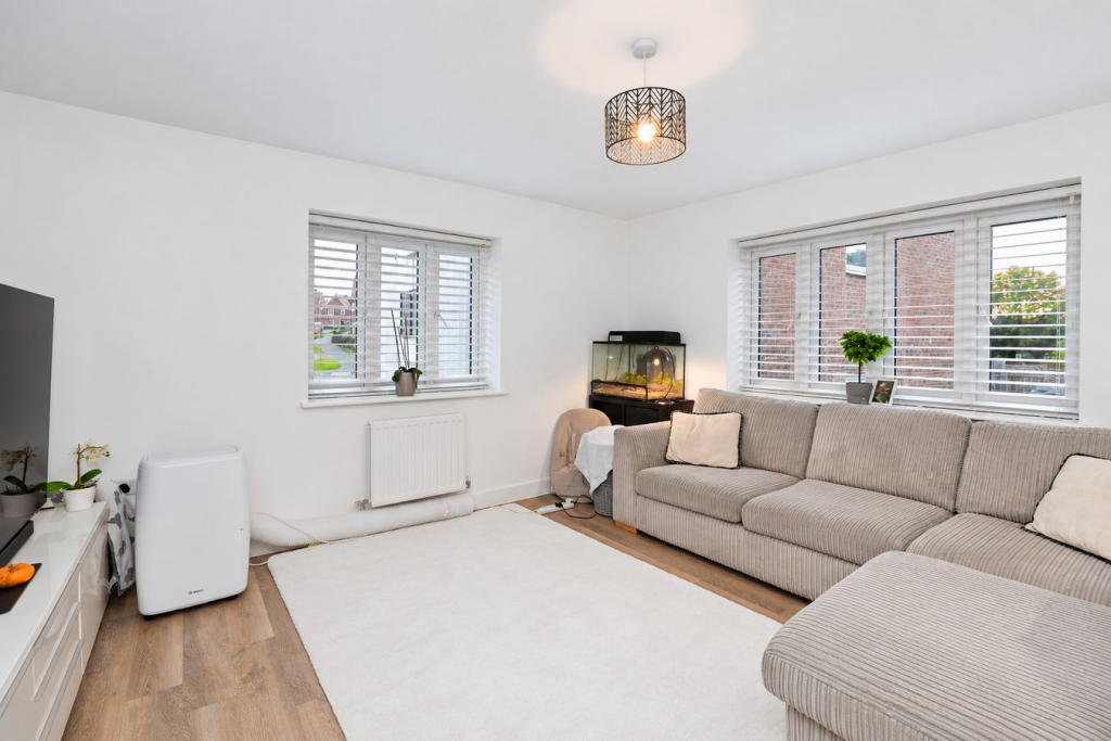 Apartment in Redhill - More