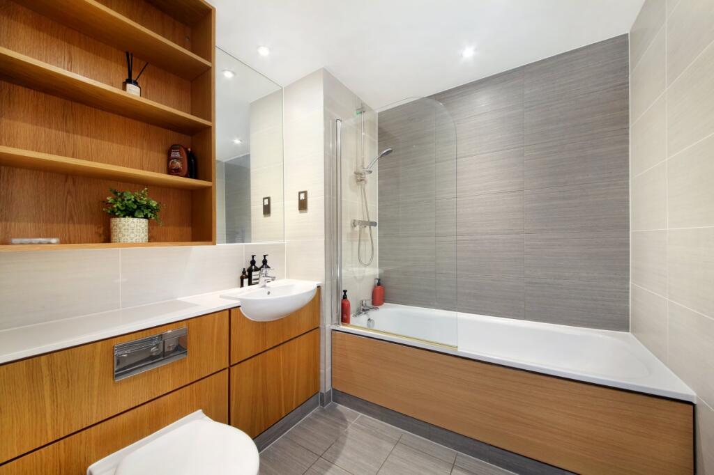 Apartment in London, Stockwell Park, Stockwell - View 5