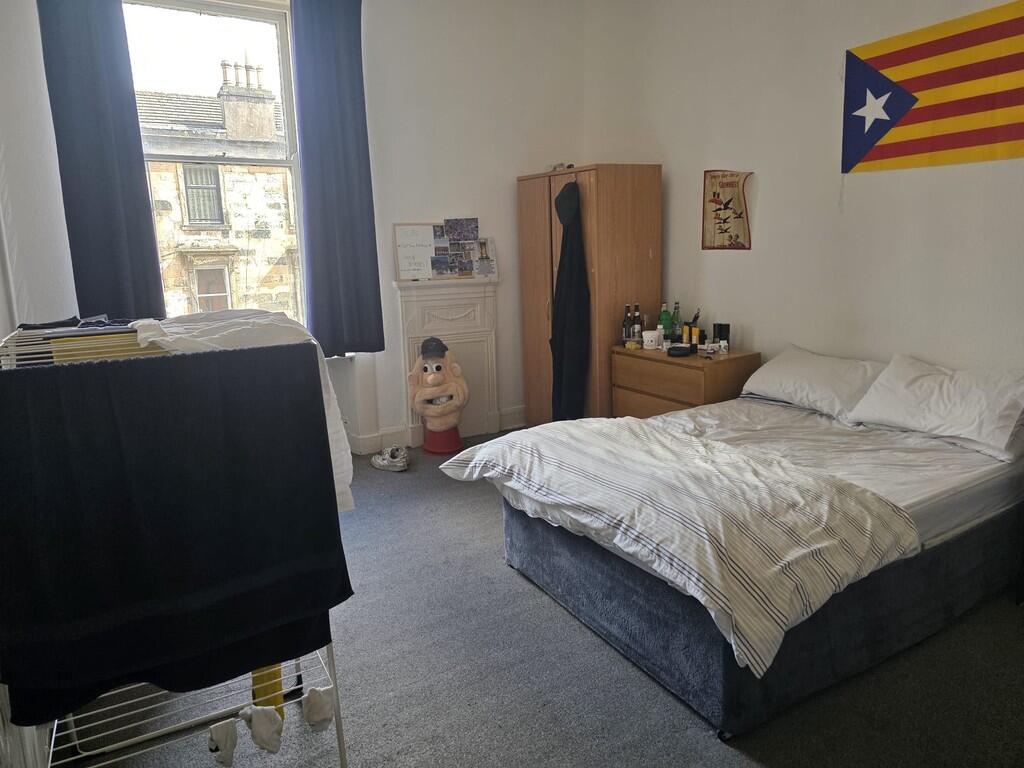 Main image of property: 3/2, 30  Kersland Street, Hillhead, G12 8BX