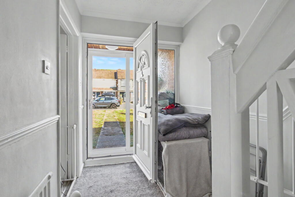 House in Romford - More