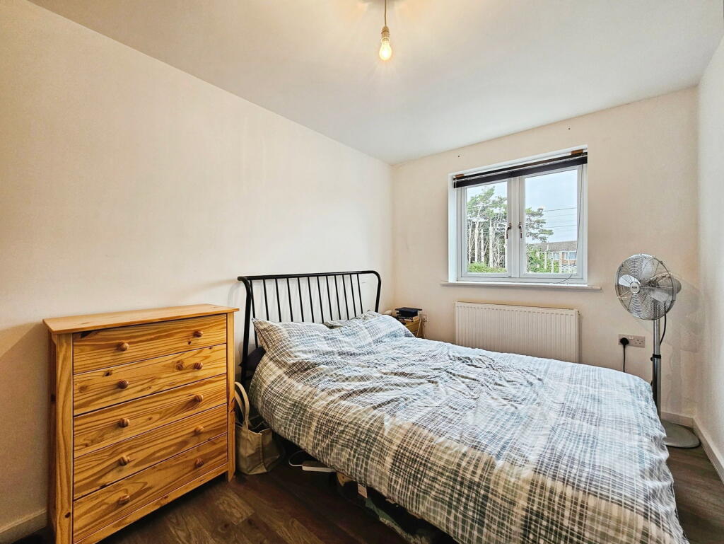 Apartment in North Hertfordshire, Royston - More