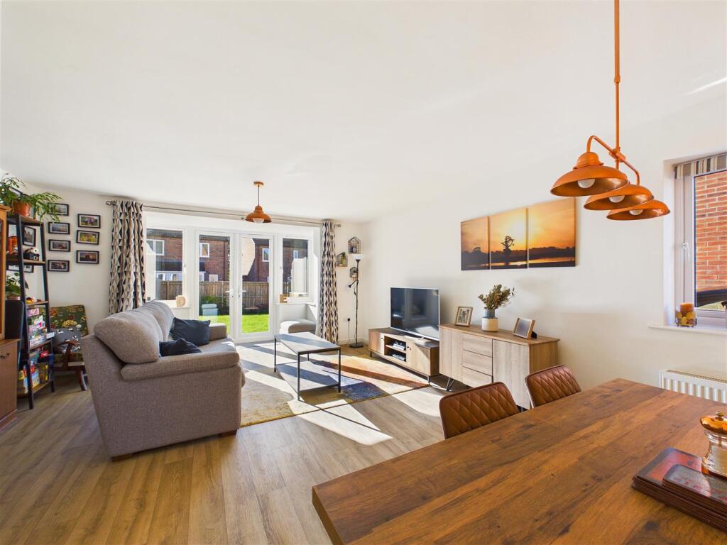 House in South Cave - View 2