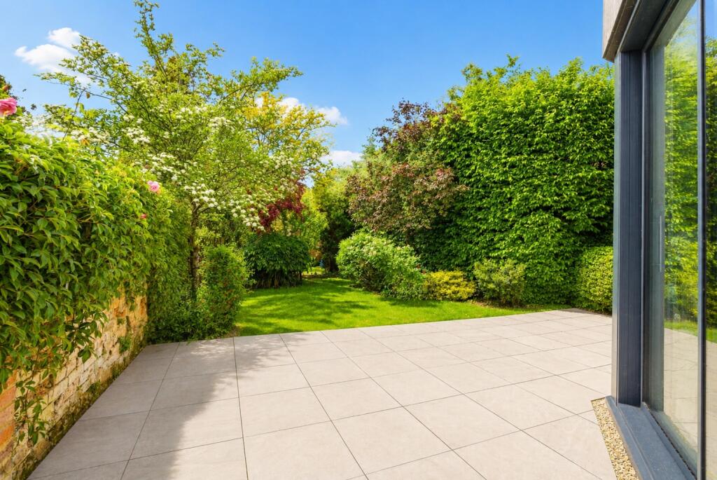 House in St Albans, St Stephens - View 4