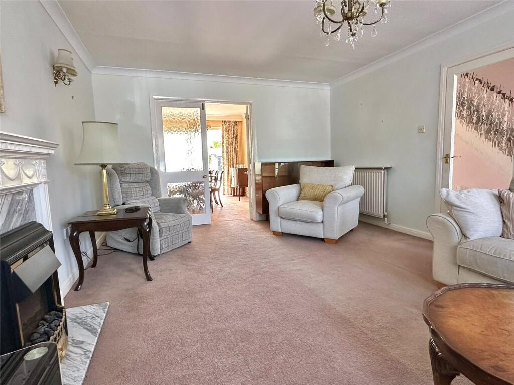 House in New Forest, Milford-on-Sea - More