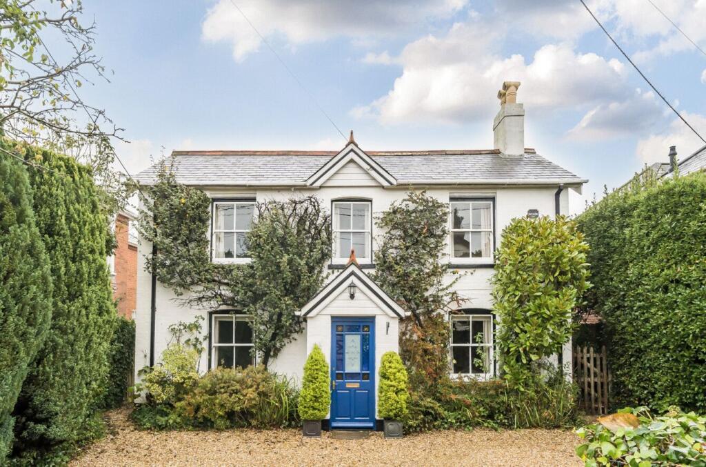 Main image of property: Park Close, Brockenhurst, SO42