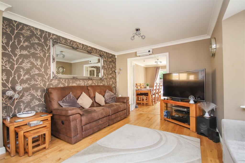 House in Rushden, North Northamptonshire - View 5