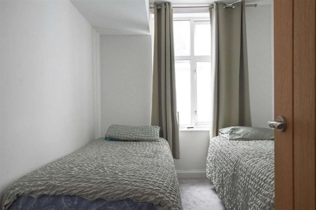 Apartment in Bexhill-on-Sea, Central - More
