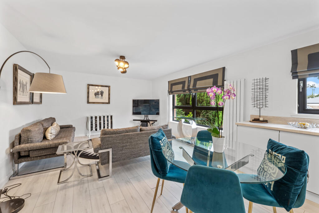 Apartment in Glasgow, New Cathcart, Muirend - View 3