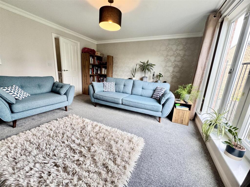 Silverwood Road, Woolley Grange, Barnsley photo 3