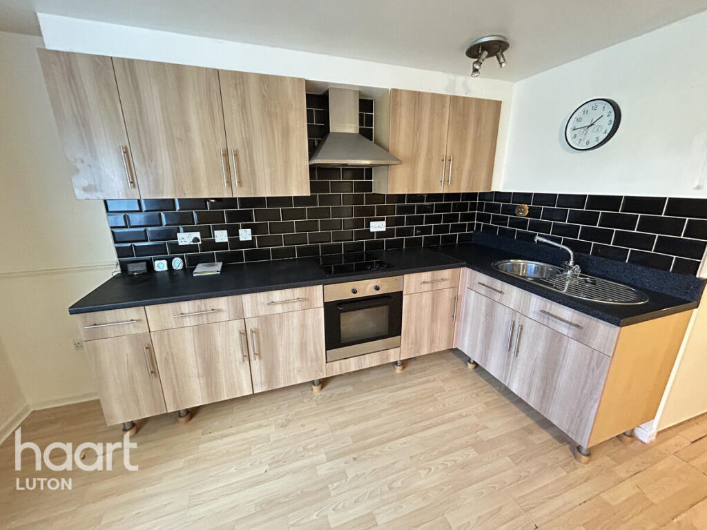 Main image of property: Handcross Road, Luton