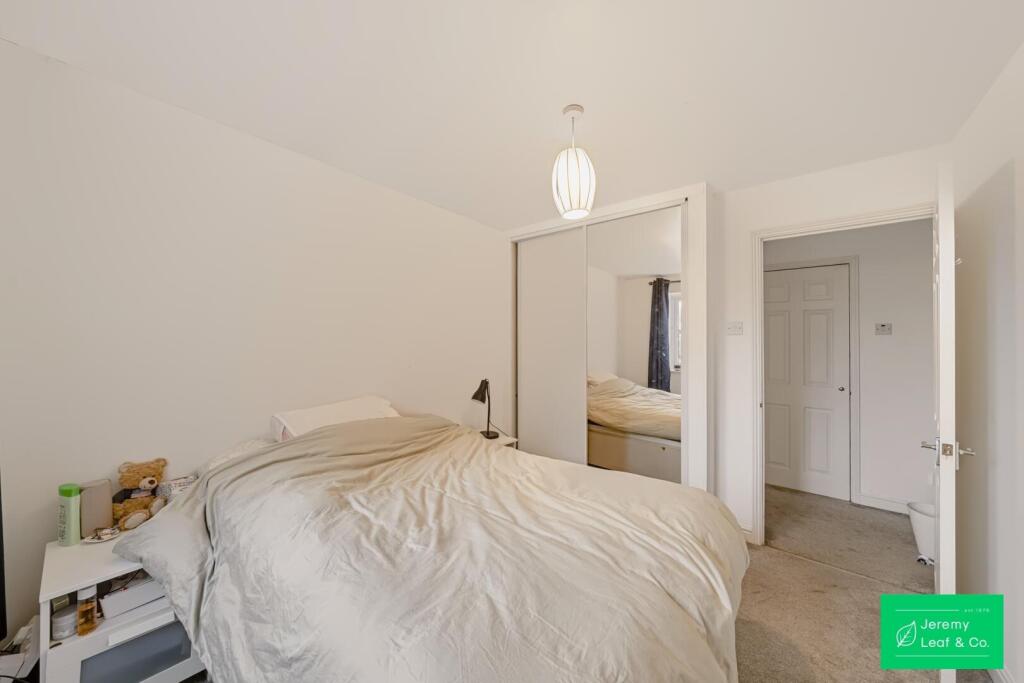 Apartment in London - More