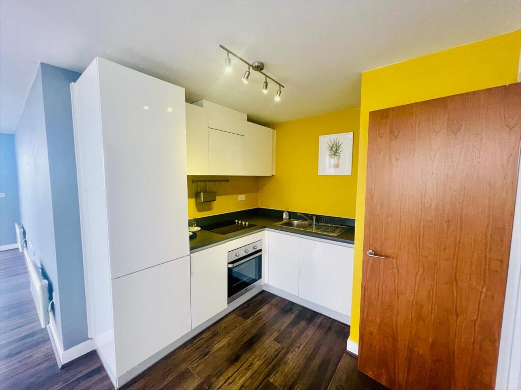 Apartment in Dudley, West Midlands - View 4